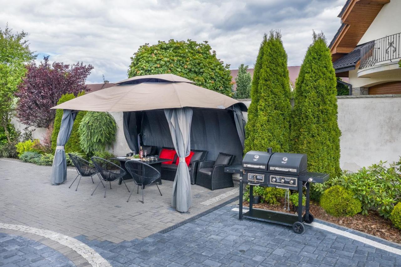 Bed and Breakfast Bialy Jelen Z Basenem I Jacuzzi Ostrowsko Exterior foto